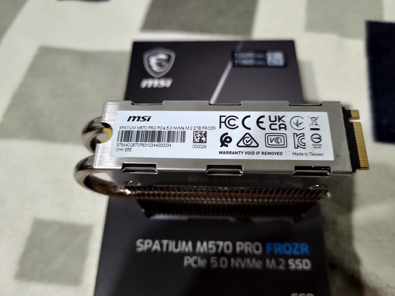 點我看大圖 msi SPATIUM M570 PRO FROZR Gen5也能有涼爽體驗