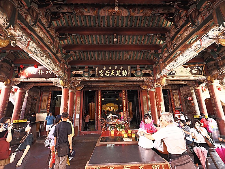 鹿港老街(隘門、友鹿軒、意和行、半邊井)、天后宮、新祖宮(勅建天后宮)、城隍廟、永安宮、三山國王廟、南靖宮，還有兌換贈品的彰化縣旅遊服務中心 — 「2024鹿港慶端陽」活動之四 — 鹿港老街與市街北段廟宇群