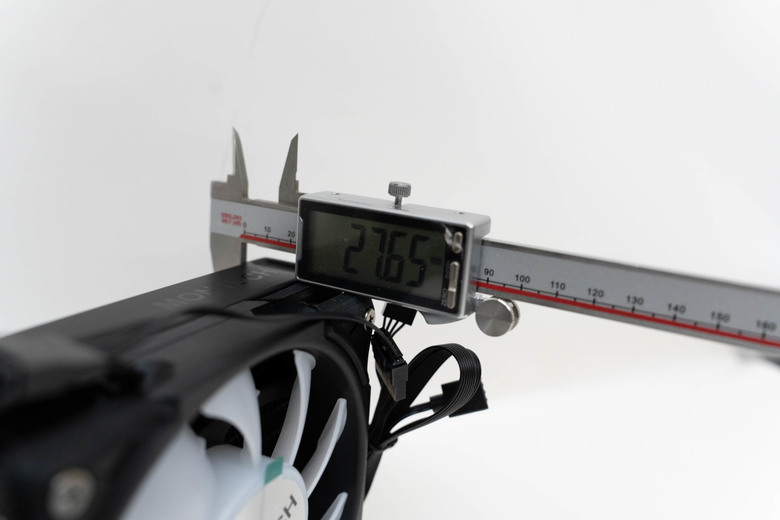 [開箱] 挑戰CP值的極致 君主HyperFlow 360水冷