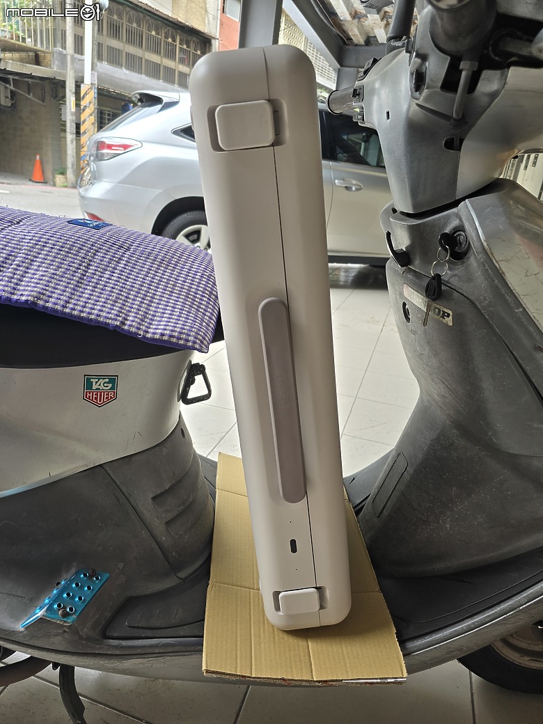 【 體驗分享 】隨時開箱，閨蜜隨行，LG StanbyME GO 響亮劇院提著到處玩！