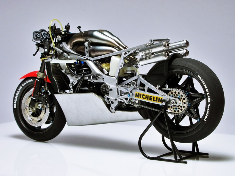 [作品分享] 傳奇序章！1984年 Honda NSR500 (NV0A)