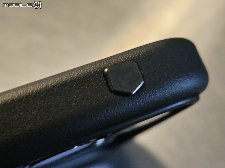 【犀牛盾 RhinoBuff FPS 精準操控套組】讓iPhone 14 Pro Max搖身一變為Gamer Pro