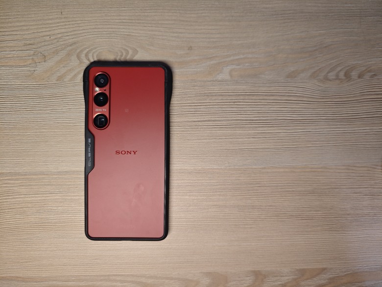 [開箱]：Sony堅持的浪漫-Xperia 1 VI 緋紅版