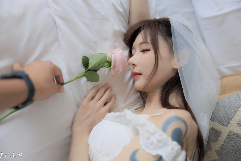 點我看大圖 婚攝? 昏攝.... (沒有新郎) 美女找我合照,....我害羞