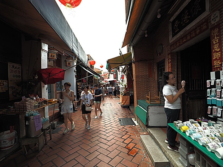 鹿港老街(隘門、友鹿軒、意和行、半邊井)、天后宮、新祖宮(勅建天后宮)、城隍廟、永安宮、三山國王廟、南靖宮，還有兌換贈品的彰化縣旅遊服務中心 — 「2024鹿港慶端陽」活動之四 — 鹿港老街與市街北段廟宇群