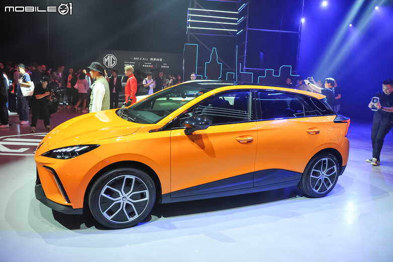 MG4 正式發表|推出單馬達後驅、雙馬達四驅XPOWER車型,售價各是 99.9萬元、118.9萬元!