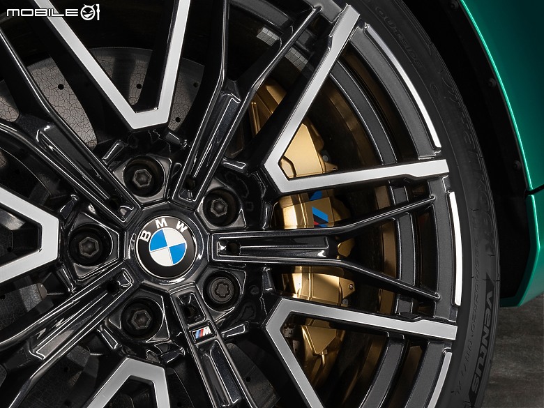 【海外新訊】BMW 全新 M5 亮相,車系首度配備 M Hybrid 系統可爆發 727 hp 馬力!
