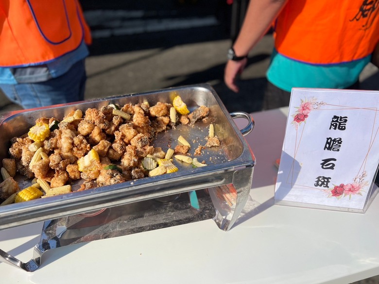 終於完成10多年前跑步的夢想,上凸台!!