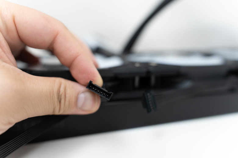 [開箱] 挑戰CP值的極致 君主HyperFlow 360水冷