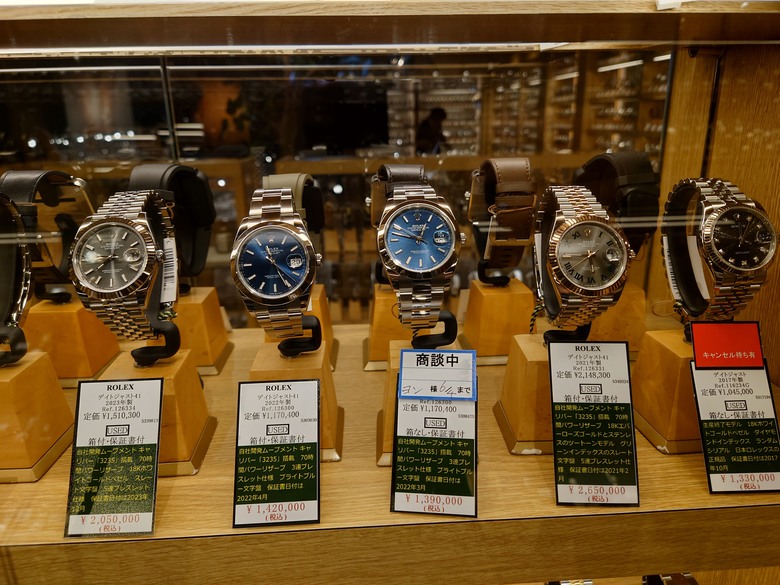 點我看大圖 一日快閃中野買表記-Navitimer Ref. 806 1959 開箱與2024 ROLEX價格與IWC 骨董錶分享