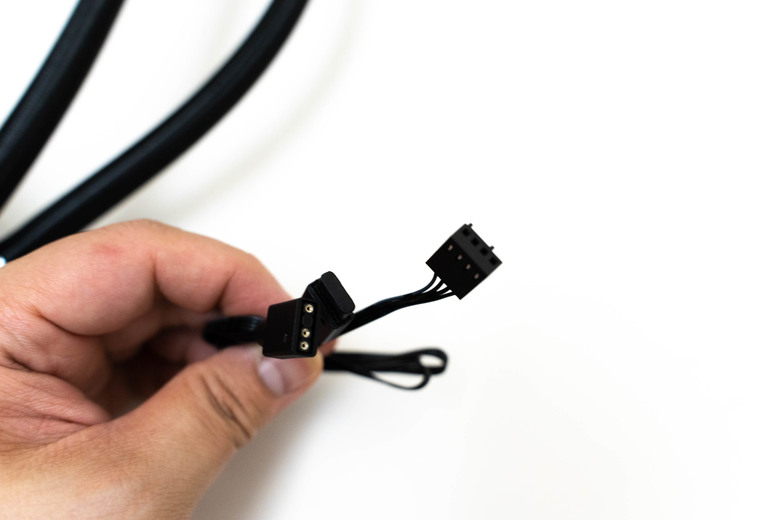 [開箱] 挑戰CP值的極致 君主HyperFlow 360水冷