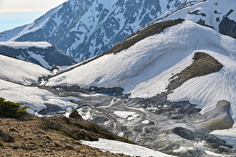 白雪皚皚的立山黑部與鬱鬱葱葱的上高地散步之旅-上