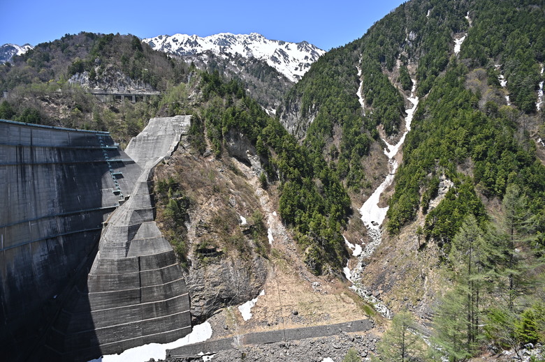 白雪皚皚的立山黑部與鬱鬱葱葱的上高地散步之旅-上