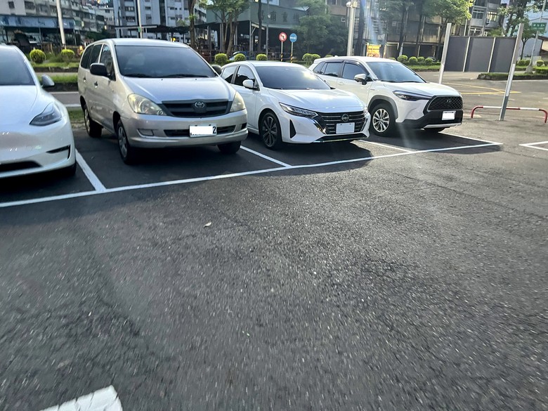 [開箱]NISSAN ALL NEW SENTRA 外觀照