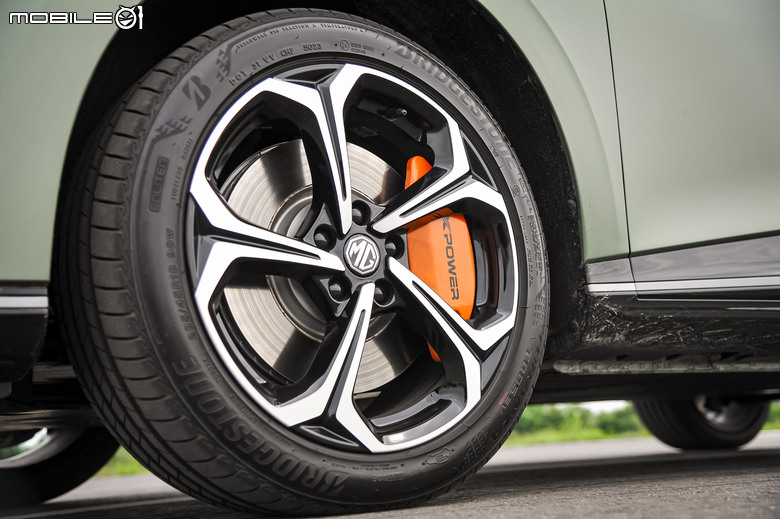MG4 EV XPOWER 搶先試駕|登頂成為售價最親民的國產性能之王!