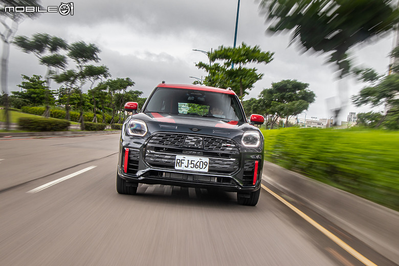 MINI JCW Countryman All4 試駕｜讓成家立業的你永遠不失玩心！