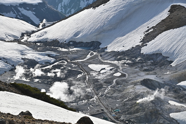 白雪皚皚的立山黑部與鬱鬱葱葱的上高地散步之旅-上