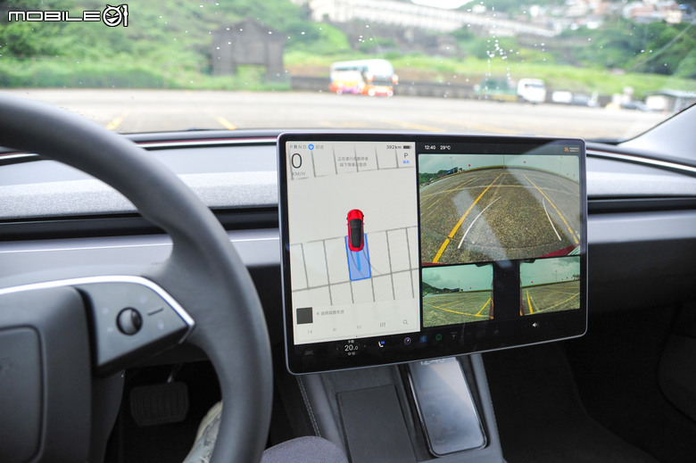 Tesla Model 3 煥新版試駕|雖然介面更簡化但仍是高性價比的一時之選!