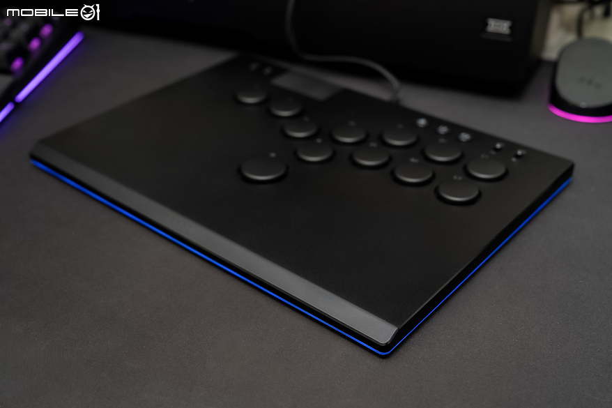 Razer Kitsune 全按鈕街機控制器體驗報告|不論格鬥苦手或老手都值得入手的輕巧大搖!