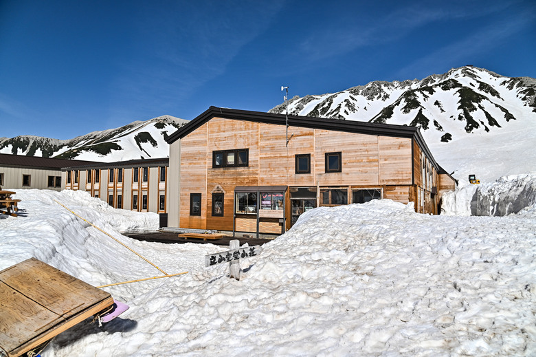 白雪皚皚的立山黑部與鬱鬱葱葱的上高地散步之旅-上