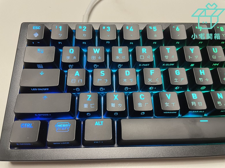 【小宅開箱】德國原廠Cherry XTRFY K5V2 65_機械鍵盤開箱，新軸體的魅力無法擋！