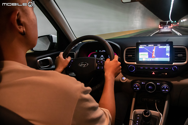 Hyundai Venue 小改款試駕｜補齊ACC是重點，但凌駕同級的動態表現更是賣點！