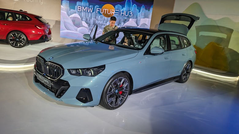 參訪華山BMW Future Hub電能領域, 看到最美的旅行車BMW i5 Touring
