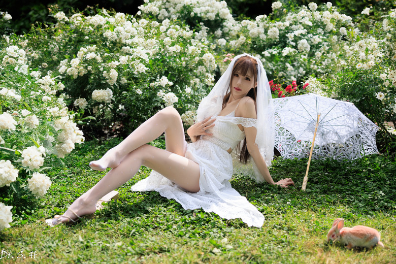 點我看大圖 婚攝? 昏攝.... (沒有新郎) 美女找我合照,....我害羞