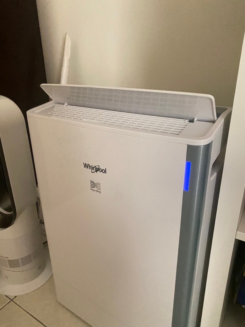 [分享]惠而浦 好收納的清淨除濕機 DS202HDTW