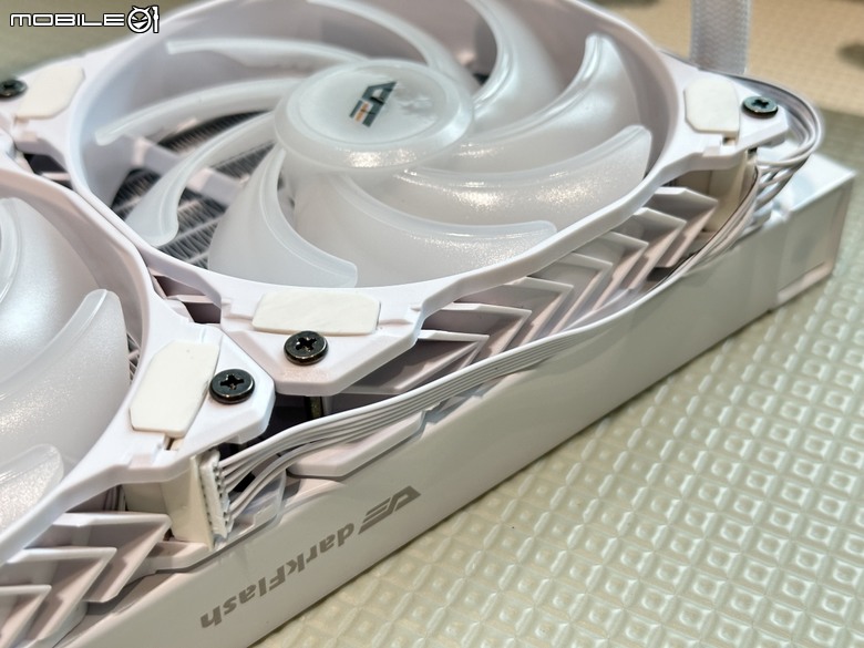 大飛平價新品 DRX70機殼 & DN-240一體水冷