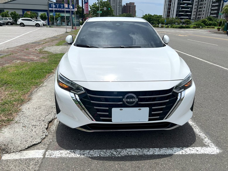 [開箱]NISSAN ALL NEW SENTRA 外觀照