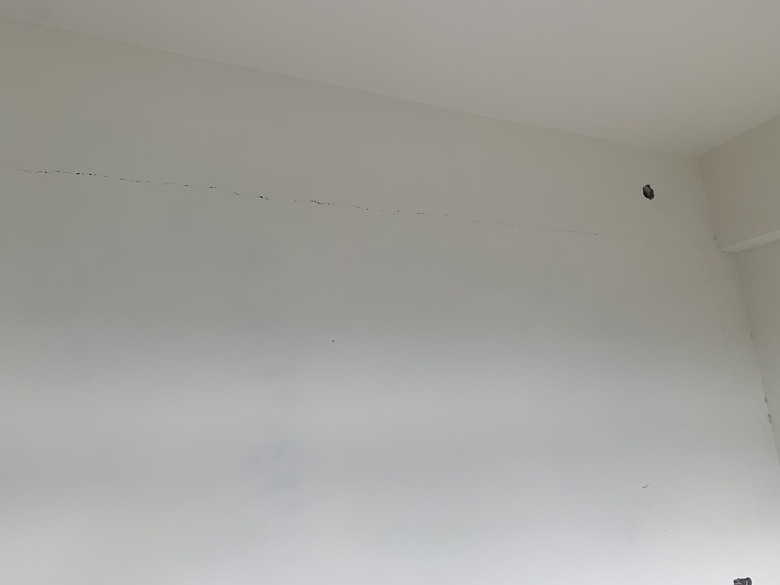 透天驗屋前發現牆面有問題跟滲水