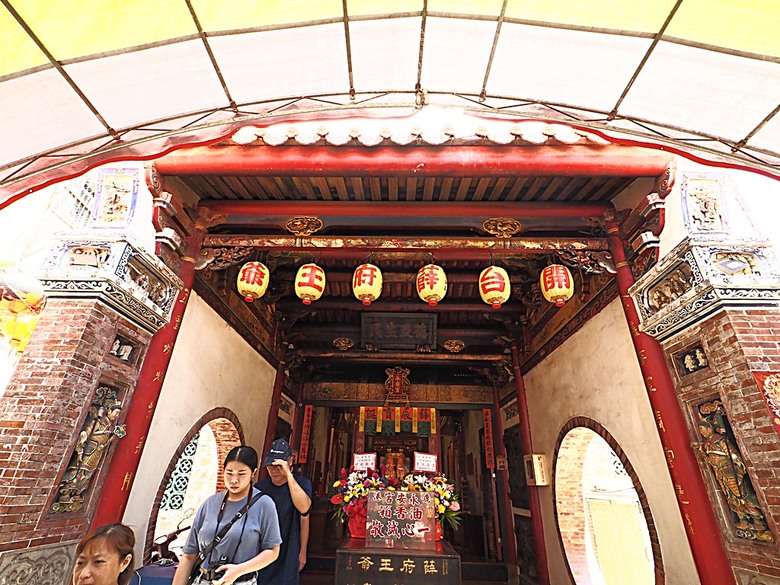 鹿港老街(隘門、友鹿軒、意和行、半邊井)、天后宮、新祖宮(勅建天后宮)、城隍廟、永安宮、三山國王廟、南靖宮，還有兌換贈品的彰化縣旅遊服務中心 — 「2024鹿港慶端陽」活動之四 — 鹿港老街與市街北段廟宇群