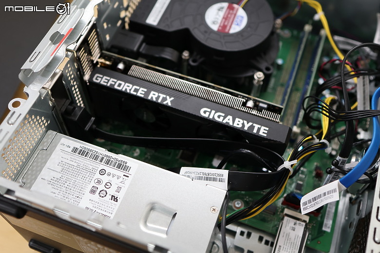 小卡4輸出，技嘉 GeForce RTX™ 3050 OC Low Profile 6G 開箱