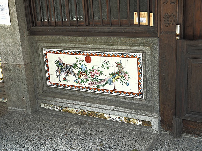 頭城老街(北門福德祠、盧纘祥公館、開蘭媽祖慶元宮、南門福德祠)、李榮春文學館、頭城文創園區，還有美味的車站前阿伯炸蛋蔥油餅 — 搭火車去宜蘭旅行之 頭城散步