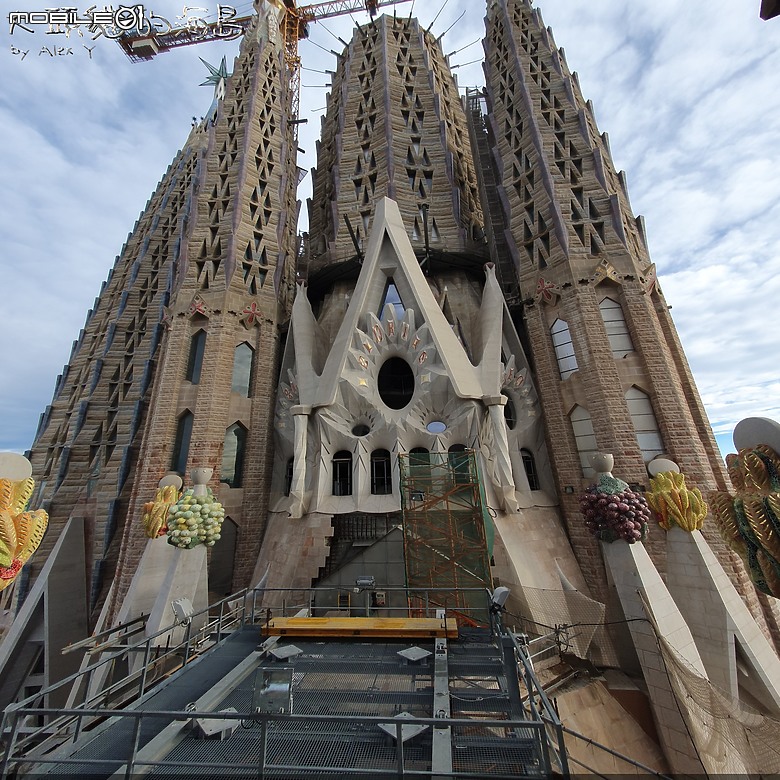 [大頭貓的海島] 巴塞隆納 聖家堂 (Spain: Barcelona's Sagrada Familia)