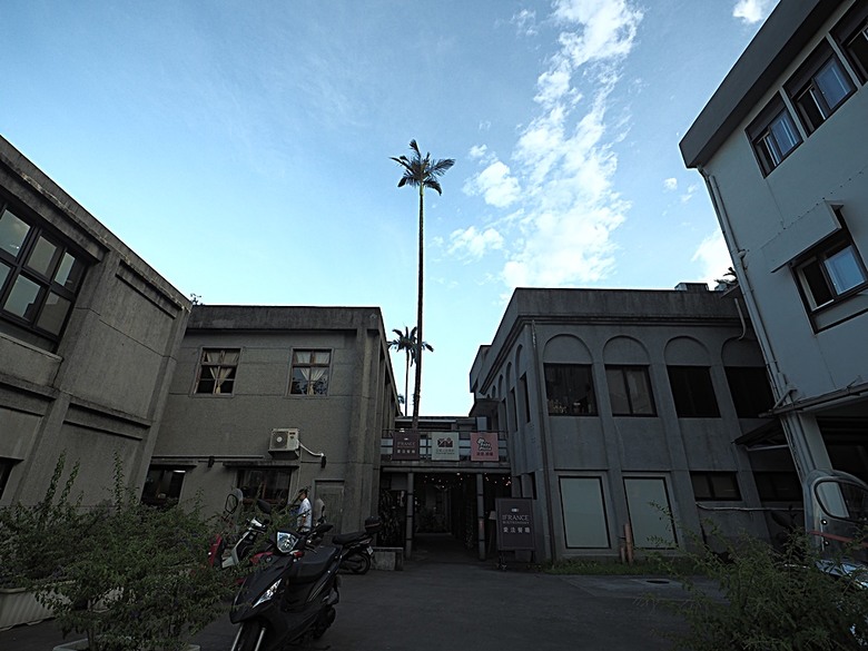 宜蘭文學館、宜蘭設治紀念館、宜蘭人故事館、蘭陽原創館、丟丟噹森林公園、幾米廣場 — 搭火車去宜蘭旅行之 宜蘭城南散步