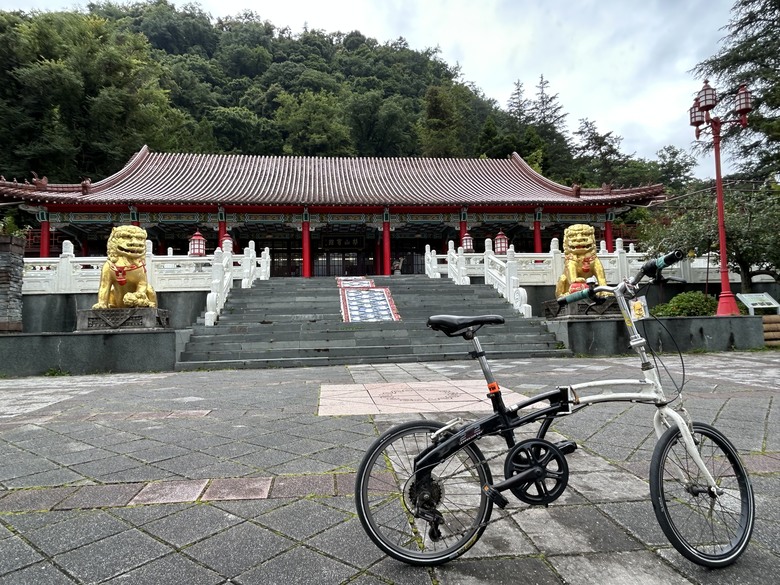 晨 騎 梨 山 ( 下 集 ) 梨 山 再 見