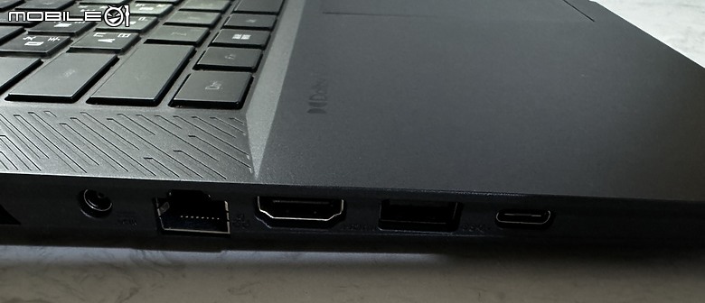 點我看大圖 AI Nexus 導入 AORUS 16X AKG 星夜灰開箱