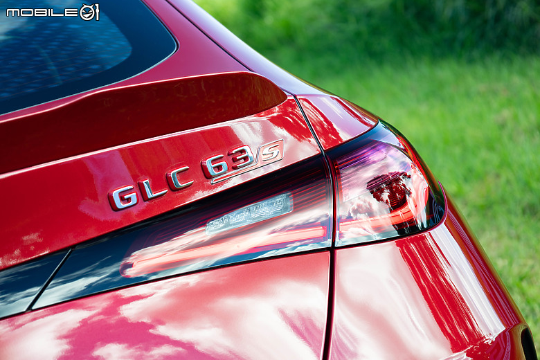 Mercedes-AMG GLC 43 4MATIC Coupe 試駕｜當家休旅秀肌肉，內外兼具的運動好手！