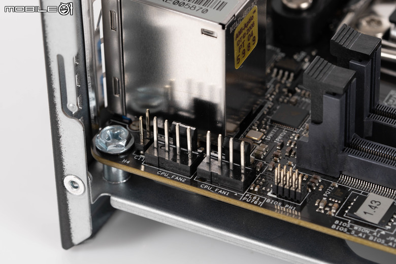 ASRock DeskMini X600 開箱實測 在迷你機體內延續海量儲存擴充設計