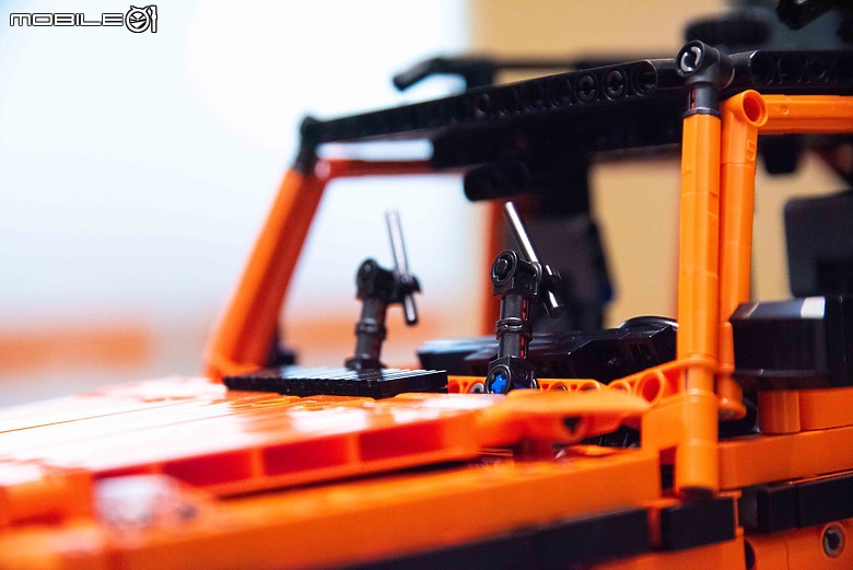 【開箱】樂高LEGO 42177賓士G-Class、42172 McLaren P1實拍,八月送禮優質選!
