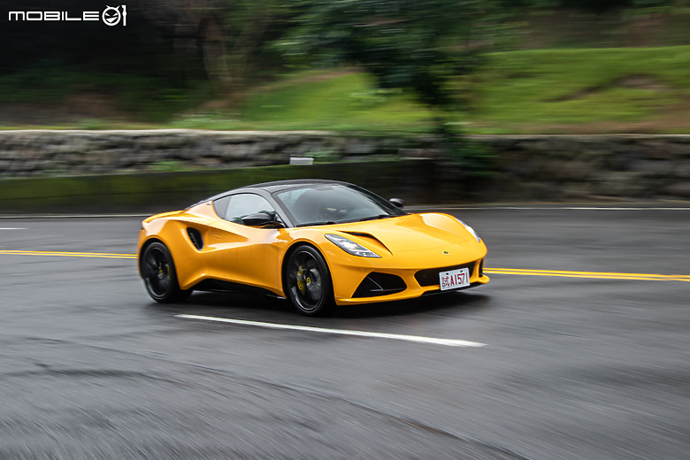 Lotus Emira V6 First Edition 試駕|純種跑車就該如此打造!