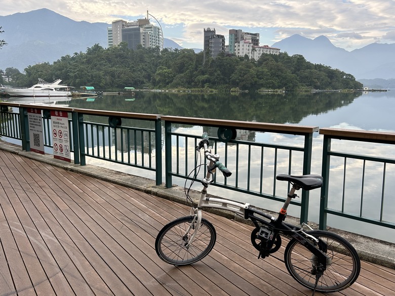 日月潭環潭自行道(下)向山段水上自行車道