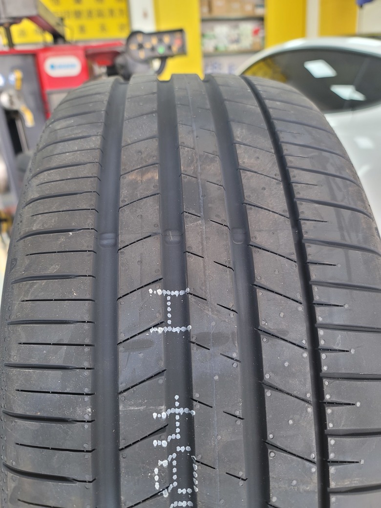 Dunlop e.Sport Maxx 電動車胎心得(Model Y)