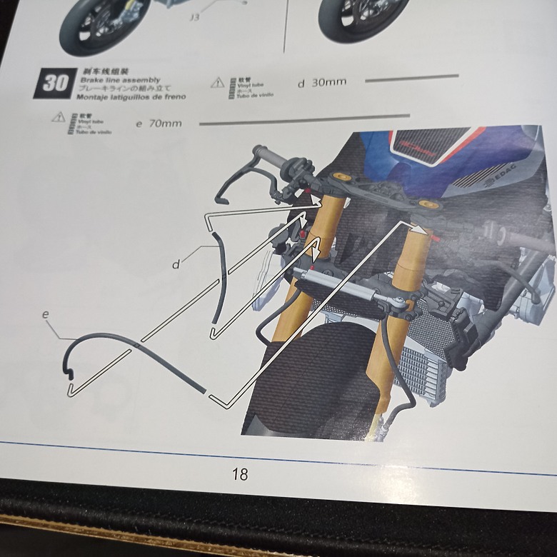 【模型新手也能輕鬆組 Part2】從0到100帶你一起組裝，MENG 1/9 BMW HP4 RACE MT-004s 重機模型 悅色版