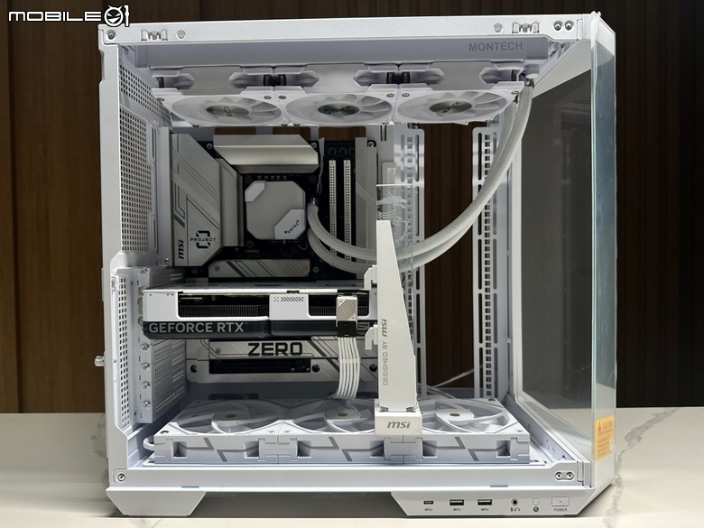 新海景房機殼!微星 MAG PANO 100L PZ 裝機
