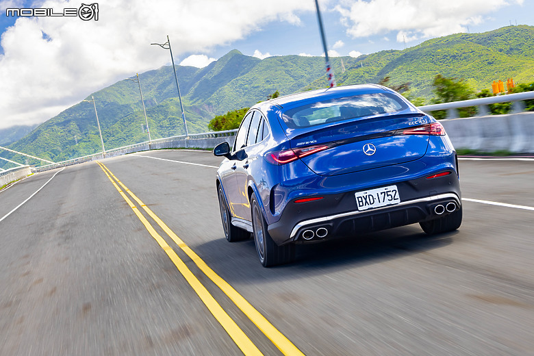 Mercedes-AMG GLC 43 4MATIC Coupe 試駕|當家休旅秀肌肉,內外兼具的運動好手!