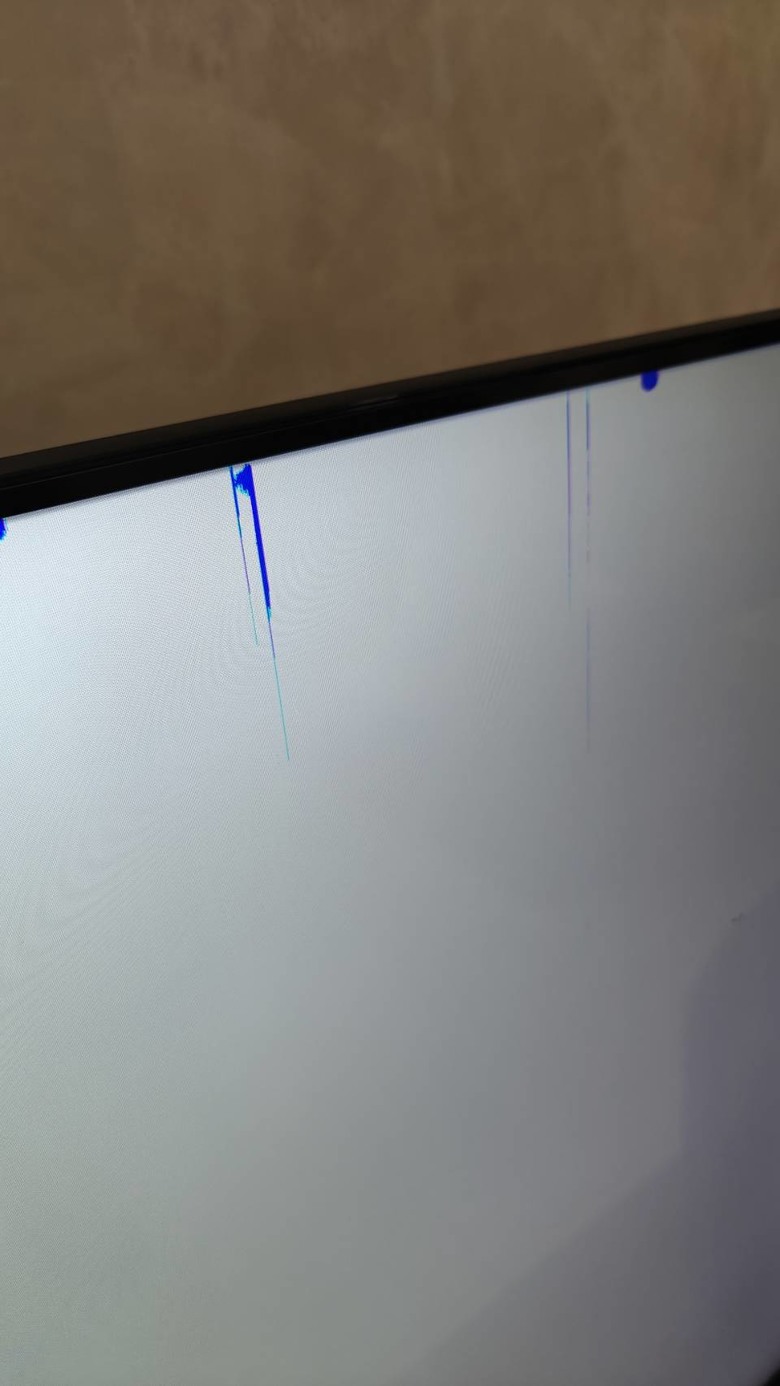 BENQ E55-730 上方怪怪的