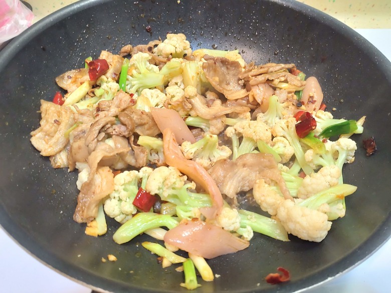 川味家常菜:乾鍋花椰(一道乾鍋吃掉一鍋飯)